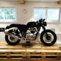 Royal Enfield Continental GT 650 ABS
Royal Enfield
Royal Enfield Custom
2-Rad-Center Boller
Custombike
Back in Black
Continental GT
Motorrad
Forch
Caferacer
Zürich
Zürichoberland
Zürich Oberland