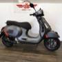 Vespa GTS 2023
Vespa GTS 300 SuperSport
Vespa GTS 300
2-Rad-Center Boller
Forch
Scooter
Roller
Blechroller
Piaggio Vespa
Blechroller
Motorrad
Grigo Travolgente matt
Zürich
Zürichoberland
Zürich Oberland