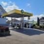AGROLA Tankstelle in Ueberstorf . überdacht - neben Landi - zwei Tanksäulen