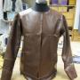 Lederjacke in Arbeit