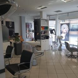 Jenni Coiffure Stylist