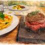 Willkommen im Fleisch Heisser Stein Restaurant Stadtgarten – Ihrem neuen kulinarischen Lieblingsort im Stadtgarten Wangen an der Aare!
Hier genießen Sie tagsüber frisches, saftiges Fleisch und abends berauschende Geschmackserlebnisse in geselliger Atm