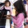Apprendre à jouer au piano, puis au fil du cursus parfaire la maîtrise de l’instrument et du langage musical.