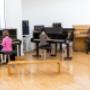 Apprendre à jouer au piano, puis au fil du cursus parfaire la maîtrise de l’instrument et du langage musical.