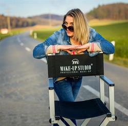 FARB- und STILBERATUNG MAKE-UP & HAIR ARTIST ANDREA STAMM