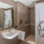 Guest room bath