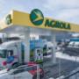 AGROLA Tankstelle mit Ansicht der Wasserstoff-Tankstelle. Emmi-Wasserstoff-LKW mit im Bild.