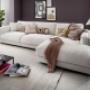 Das Sofa Logan bietet Ihnen den besten Komfort und ist sowohl stilvoll als auch modern. Die weiche Sitzfläche entsteht durch eine sehr legere Polsterung und die enorme Sitztiefe garantiert ebenfalls den besten Komfort. Dieses Modell ist mit hochwertigen