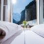 Hotelzimmer mit Aussicht auf Wasserfall in Lauterbrunnen