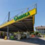 AGROLA Tankstelle in Tägerwilen; mit TopShop und AdBlue Tank auf linker Seite zu sehen