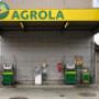 AGROLA Tankstelle in Baar an der Langgasse; überdacht mit zwei Tanksäulen und einem Zahlterminal