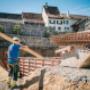 Willkommen bei Kilcher Bauunternehmung! Wir sind Ihr zuverlässiger Partner für Bauvorhaben aller Art. Mit jahrzehntelanger Erfahrung und einem engagierten Team von Experten stehen wir Ihnen bei der Realisierung Ihrer Bauprojekte zur Seite.

Als Bauunternehmung legen wir größten Wert auf Qualität, Effizienz und Kundenzufriedenheit. Unser erfahrenes Team arbeitet mit höchster Präzision und Professionalität, um Ihre Visionen in die Realität umzusetzen. Egal, ob es um Neubauten, Umbauten, Renovierungen oder Sanierungen geht - bei Kilcher Bauunternehmung sind Sie in guten Händen.