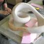 Ringskulptur aus Schwemmholz und Gips