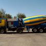 Schlepper mit Fahrmischer