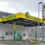 AGROLA Tankstelle in Moudon; station-service AGROLA à Moudon; station couvert - überdachte Tankstelle mit einer Tanksäule und Zahlterminal