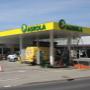 AGROLA Tankstelle in Châtel-St-Denis; station service à Châtel-St-Denis; avec TopShop; à droite self wash station de lavage