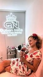QUEEN NAILS & med. Beauty est. 2004