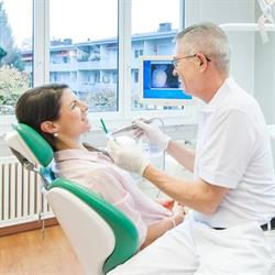 Dr. med., med. dent. Roman Schwizer eidg. dipl. Zahnarzt SSO