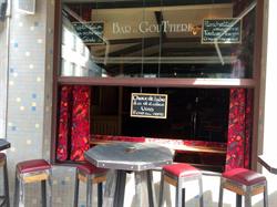Bar La Gouttière, Y. Maret