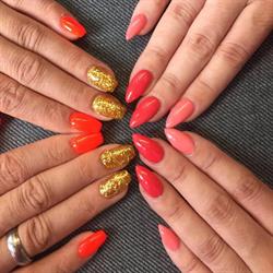 Lady B. Beauty & Nails, Branco Tavares