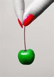 Nancy Tschopp Nagelstudio Green Cherry