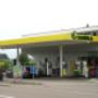 AGROLA Tankstelle in Wetzikon; mit TopShop; überdachte Tankstelle mit mehreren Tanksäulen