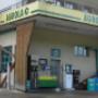 AGROLA Tankstelle in Röthenbach im Emmental, eine Tanksäule, ein Zahlautomat
