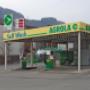 AGROLA Tankstelle in Rebstein mit Selfwash Autowaschanlage. Überdacht mit zwei Tanksäulen. Im Hintergrund ist Autowaschanlage