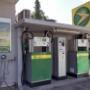 AGROLA Tankstelle in Zeihen - zwei Tanksäulen mit 3 Tanksäulen und Zahlterminal