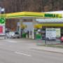 AGROLA Tankstelle mit LAVEBA Shop in St. Gallen ; überdachte Tankstelle mit zwei Tanksäulen
