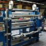 Die Rollenschneidemaschine Typ 1600 USW ist speziell geeignet Verbundfolien, Folien, Papiere, silikonisierte Papiere, Filme, Fliese usw. schnell zu schneiden und kantengerade zu wickeln. Die hohe Laufgeschwindigkeit und geringen Umrüstzeiten bei Schnittbreitenwechsel ergeben die Wirtschaftlichkeit dieser Anlage.