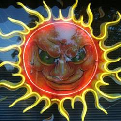 Hot Stuff Tattoo Shop, Sägesser