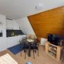 Das grössere Studio mit Küche, Polstergruppe, Sat/Tv und 2 Betten, 
kleine Dusche/WC, Nichtraucher und ca. 30m2 gross.