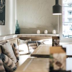 OYA Bar + Kafé