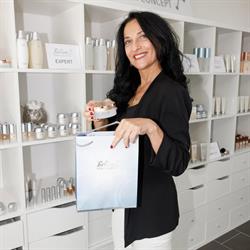 HR Kosmetik Lounge