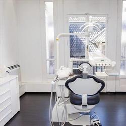Docteur Omid Alizadeh - Dentiste Genève