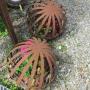 Dekorative Pflanzkugeln für Ihren Garten oder Sitzplatz.