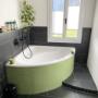Die Eckbadewanne eignet sich ideal für kleine Bäder.