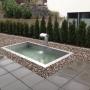 Wasserbecken im Garten