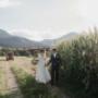 Hochzeitsauto mit Blumenschmuck