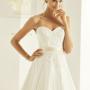 Zartes Spitzen Brautkleid