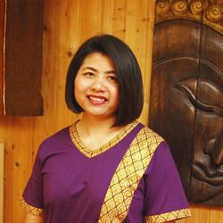 Thai Ölmassage 'Gke' Phatcharee Intharotjana