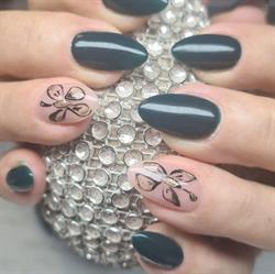 Nails-Farkas
