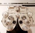 Esame della vista completo di misurazione della pressione dell'occhio e retina