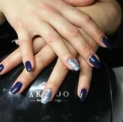 Estinails