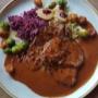 Reh Schnitzel „Mirza“ an Wildrahmsauce
serviert mit Butterspätzli und Herbstgemüse