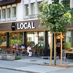 Einkaufen im LOCAL in Lenzburg mit Holzofen Baeckerei