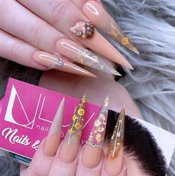 LUV Nails & Beauty Zürich- Oerlikon