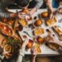 Ob knusprige Pizza mit köstlichem Belag, saftige Burger, oder der würzige Kebab direkt vom Spiess – unsere Speisekarte lässt keine Wünsche offen. Frische Zutaten und eine grosse Portion Leidenschaft sorgen dafür, dass unsere Gerichte nicht nur lecker, sondern auch von höchster Qualität sind. Mit unserem schnellen und zuverlässigen Lieferservice bringen wir den Geschmack von Spicy Pizza Express Aesch direkt zu Ihnen nach Hause!
