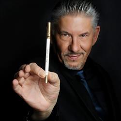 YVES STÖCKLI Makeup